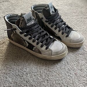 P448 Gray w/ Snake Print Sneakers, Women’s 38 (7.5) High Tops, Inner Zip, Padded